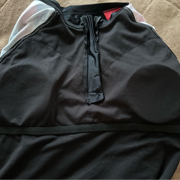 Swimsuit top - Picture 2 of 3